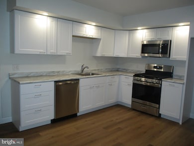 3235 Marion St, Reading, PA 19605 - photo 4