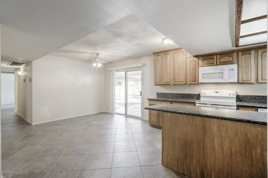 1551 E Florian Cir Mesa AZ-large-004-1-D