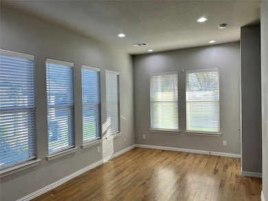 319 W Page Ave, Dallas, TX 75208 - photo 3