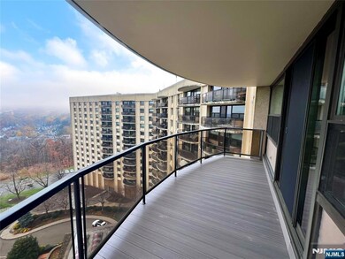 2 Claridge Dr unit 11JE, Verona, NJ 07044 - photo 3