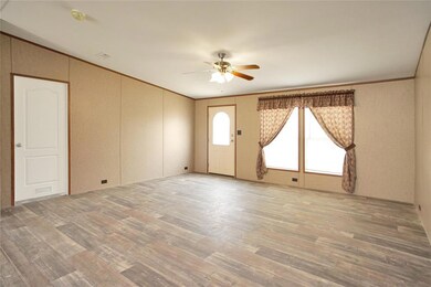 127 Joseph Dr, Decatur, TX 76234 - photo 2