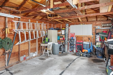 3. 2011 2nd Ave N - Garage Interior