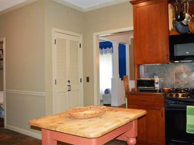 696 Southview Dr, Richmond, VT 05477 - photo 7