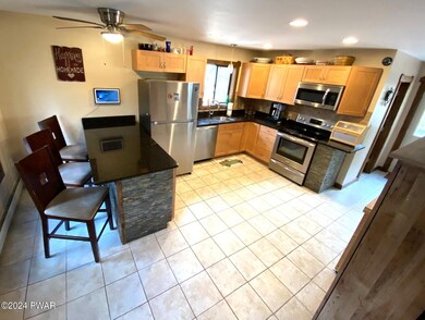 1057 Red Hawk Dr, Lake Ariel, PA 18436 - photo 4