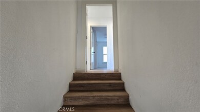 975 N Park Cir unit B, Long Beach, CA 90813 - photo 3