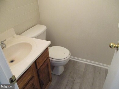 7907 E Nalley Rd, Hyattsville, MD 20785 - photo 4