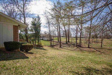 1430 English Forest Rd, Pulaski, VA 24301 - photo 6