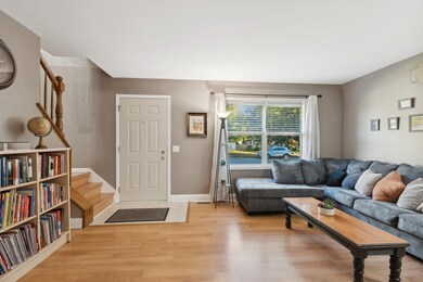 1910 Sapphire Ln, Aurora, IL 60506 - photo 3