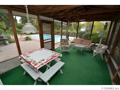 Porch - Screened