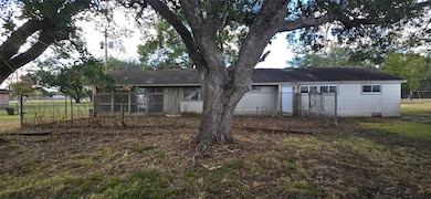 1801 Svetlik Ave, Bay City, TX 77414 - photo 7