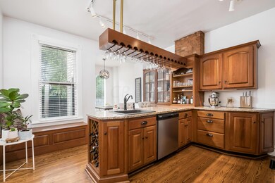 h 313 E Kossuth St-1049