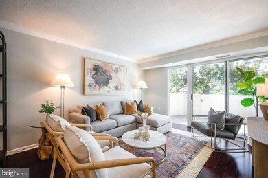 Town Square Towers unit 631, Washington, DC 20024 - photo 2