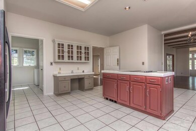 22680 Crest View Ln, Bend, OR 97702 - photo 7