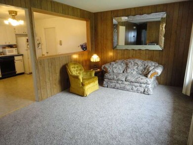 7843 W 82nd Place, Bridgeview, IL 60455 - photo 2