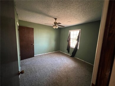 317 W Cedar St, Stilwell, OK 74960 - photo 6