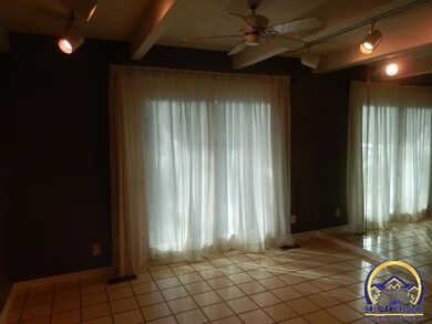 41 SW Pepper Tree Ln, Topeka, KS 66611 - photo 3