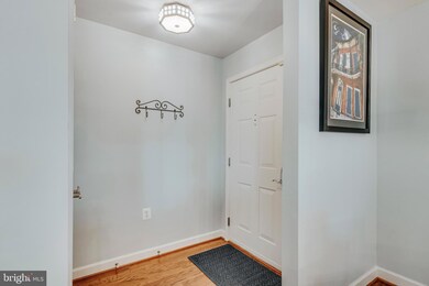 4129 S Four Mile Run Dr unit 301, Arlington, VA 22204 - photo 2