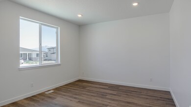 891 W Fallow Dr unit 211, Saratoga Springs, UT 84045 - photo 3