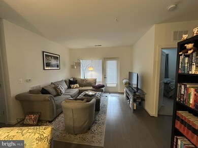9430 Silver King Ct unit 101, Fairfax, VA 22031 - photo 2