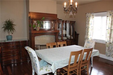 DINING ROOM: Large dining area, perfect for entert