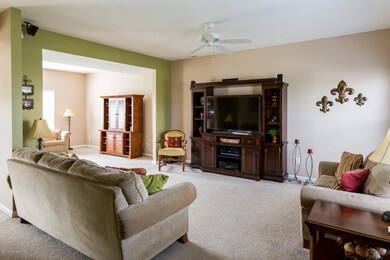 10705 Evanwood Dr, Louisville, KY 40228 - photo 4