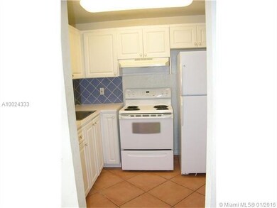 9360 Fontainebleau Blvd unit 615, Miami, FL 33172 - photo 4