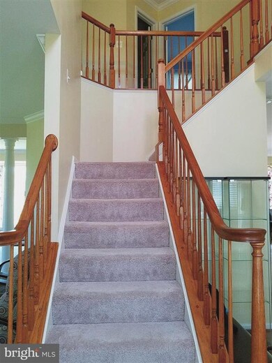 17043 Anns Brook Ct, Woodbridge, VA 22191 - photo 3