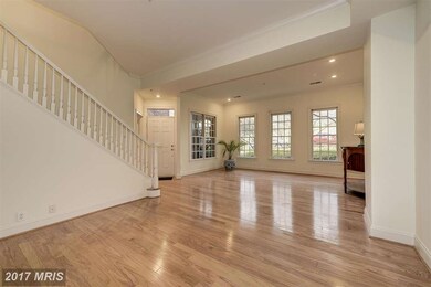 8525 Gavin Manor Ct, Chevy Chase, MD 20815 - photo 3