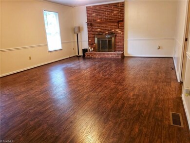 1227 E Mine St, Asheboro, NC 27205 - photo 5