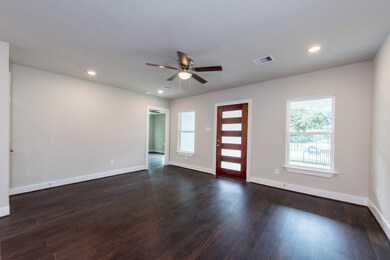 901 Kelley St, Houston, TX 77009 - photo 4