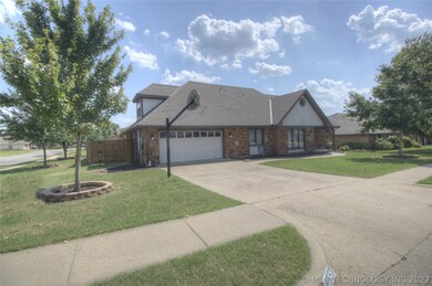 2557 Georgetown Dr, Bartlesville, OK 74006 - photo 5