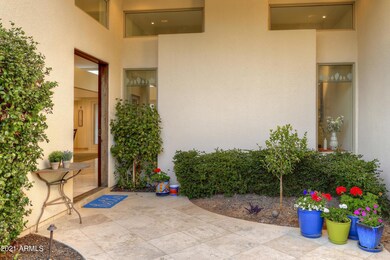 005_Private Entry Courtyard