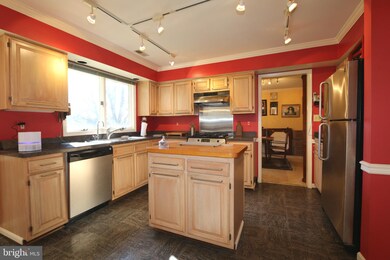 19308 Heritage Ln, Hagerstown, MD 21742 - photo 3