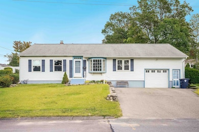 27 Meade St, Nashua, NH 03064 - photo 2