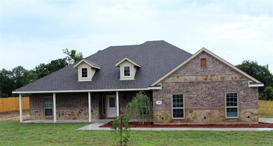 104 Cottongame Dr, Weatherford, TX 76088 - photo 4