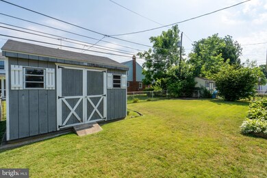 528 Holmes Rd, Morton, PA 19070 - photo 5