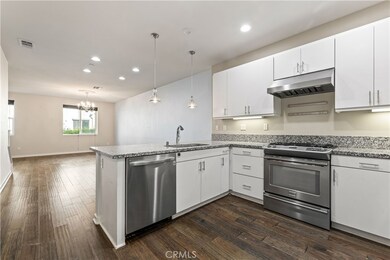 1528 W Artesia Square unit B, Gardena, CA 90248 - photo 4