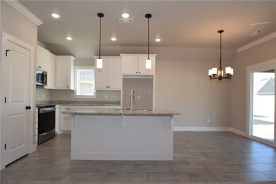 1807 E Hudson Dr, Siloam Springs, AR 72761 - photo 4