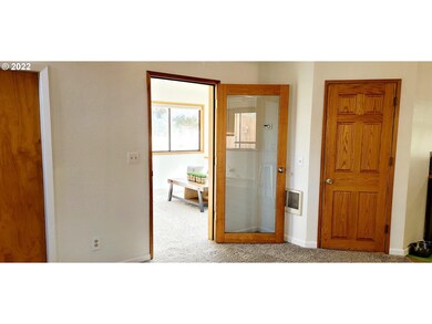 unlisted-address, Bend, OR 97702 - photo 6