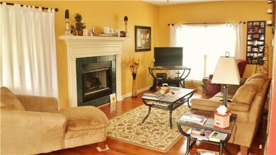 Large living room with fireplace 