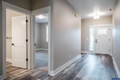 585 NE Evergreen Ave, Dallas, OR 97338 - photo 5