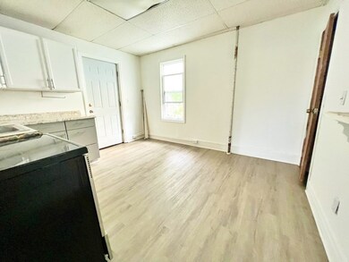 115 Revere St, Springfield, MA 01108 - photo 2