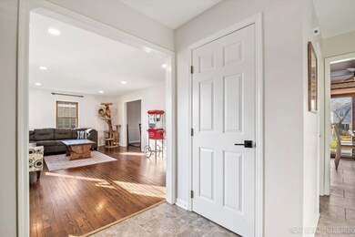 847 Woodland Hills Rd, Batavia, IL 60510 - photo 3