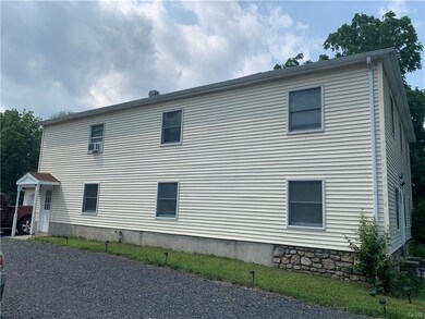 409 Warner Dr unit 2, Saylorsburg, PA 18353 - photo 2