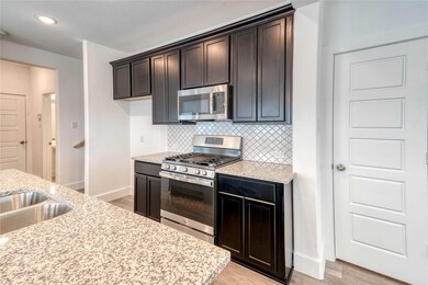 1407 Avocado Ln, Gainesville, TX 76240 - photo 5