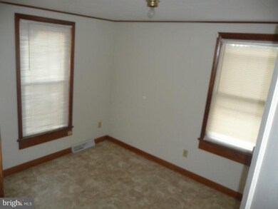 237 Hamilton Ave, Waynesboro, PA 17268 - photo 5