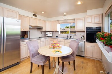 3600 Island Crest Way, Mercer Island, WA 98040 - photo 7