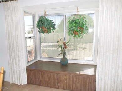 DINING ROOM BAY WINDOW