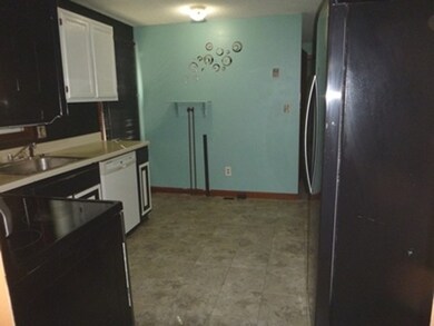 637 Springfield St unit 1, Feeding Hills, MA 01030 - photo 4