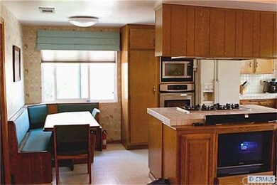 Eating area in kitchen